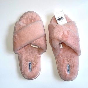 PINK SPLENDID SLIPPERS!!  NEW WITH TAGS!!